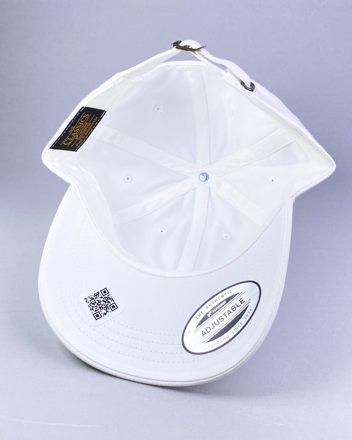 Bravo Cay hat in white with single palm design leather patch